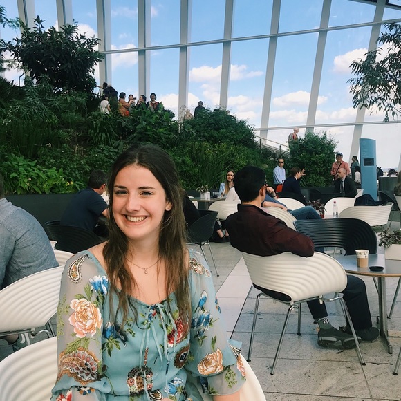 Meet your Posher, Alexis - Picture 1 of 1